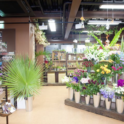 What to Look for When Searching the Internet for “Flower Store near Me?”