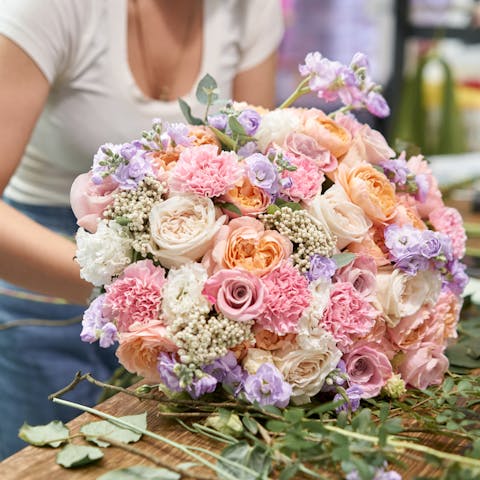 How to Arrange Flowers like a Pro