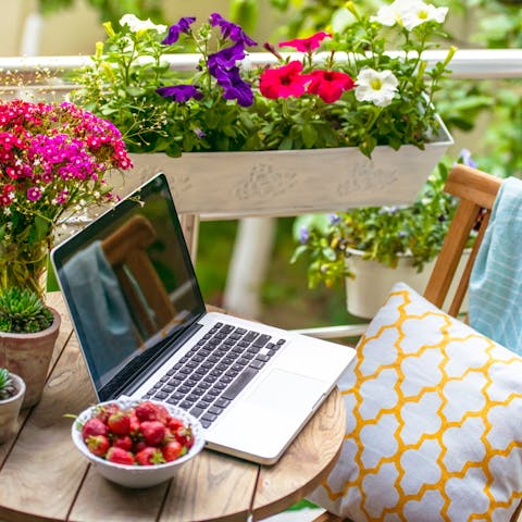 Beautiful Flower Box for a Lovely Balcony All Summer Long