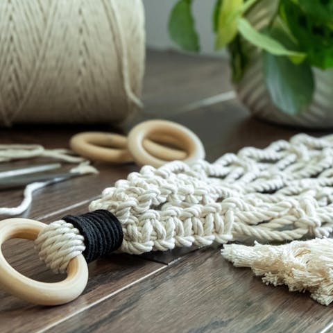 Macrame Plant Hanger DIY