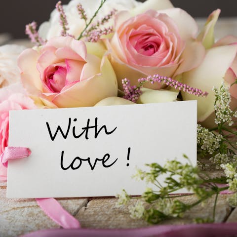 Flowers for Your First 10 Wedding Anniversaries