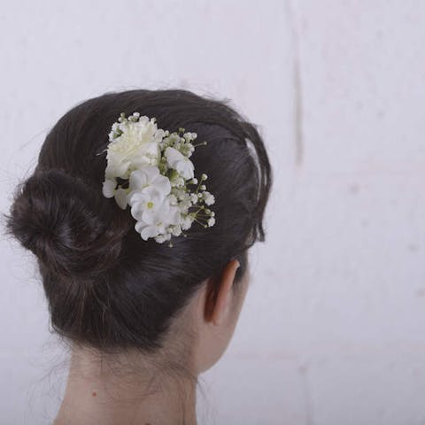 DIY With Flowers: Floral Hair Slide