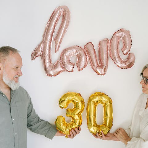 Celebrate Your 30th Wedding Anniversary With Thoughtful Gifts And Flowers