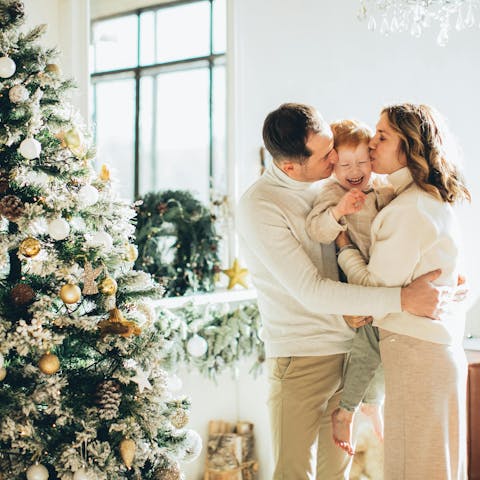 Creative Ideas for Decorating with Flowers This Christmas